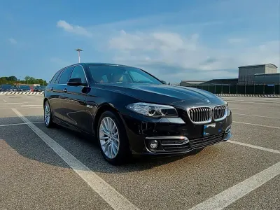 Usata BMW 520 Luxury Line 190 CV (139 kW) 2014 Nero Station wagon