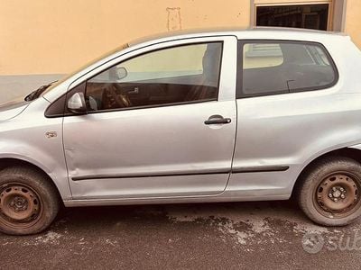 Usata VW Fox 70 CV (51 kW) 2005 Grigio Utilitaria