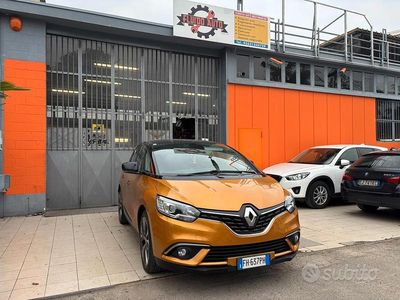 Usata Renault Scénic IV Bose Edition 110 CV (80 kW) 2017 Arancione Monovolume
