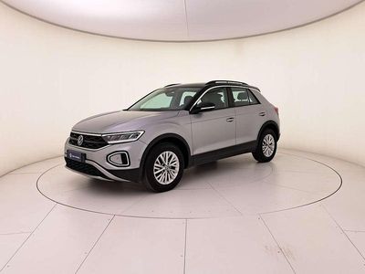 Usata VW T-Roc Life 110 CV (80 kW) 2022 Pyrit silver metallizzato nero SUV