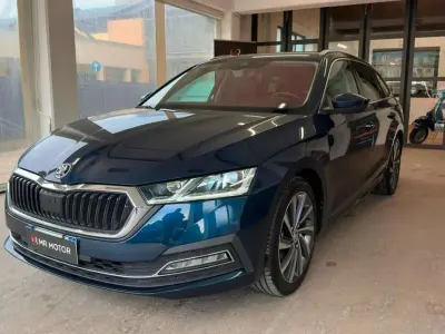 Usata Skoda Octavia Style 131 CV (96 kW) 2021 Blu/azzurro Station wagon