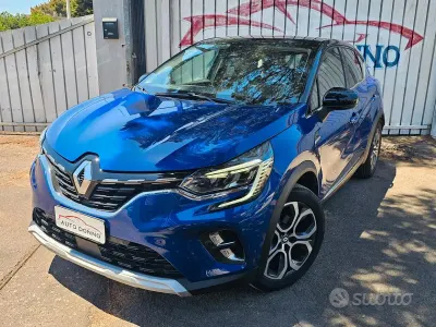 Usata Renault Captur Intens 101 CV (74 kW) 2023 Bluazzurro SUV