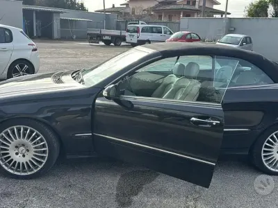 Usata Mercedes CLK320 218 CV (160 kW) 2006 Nero Cabrio