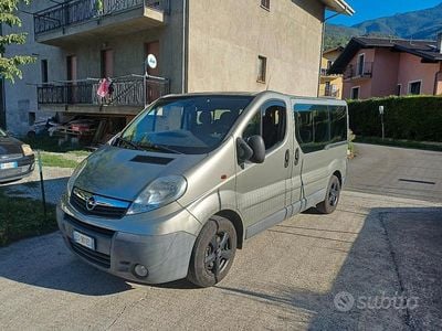 Usata Opel Vivaro 2010 Grigio Monovolume