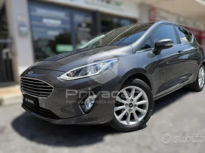 Usata Ford Fiesta Titanium 86 CV (63 kW) 2018 Grigio Utilitaria