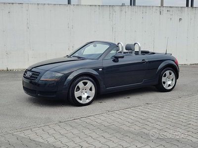 Usata Audi TT Roadster 150 CV (110 kW) 2004 Nero Cabrio