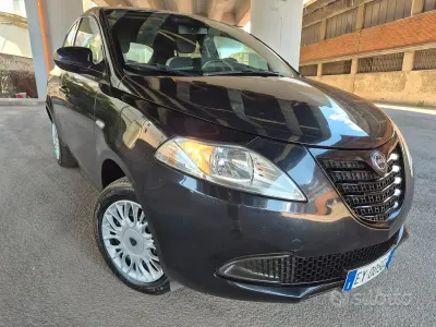 Usata Lancia Ypsilon 80 CV (58 kW) 2015 Nero Utilitaria