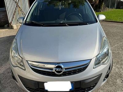 Usata Opel Corsa Sport 75 CV (55 kW) 2013 Argento Berlina