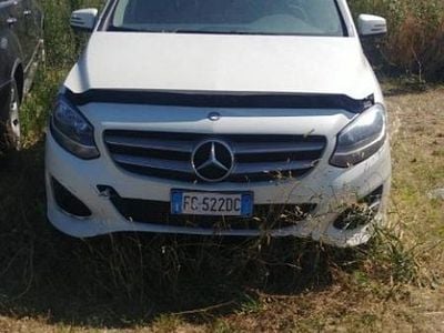 Begagnad Mercedes B200