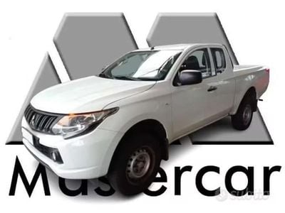 Usata Mitsubishi L200 Invite 154 CV (113 kW) 2017 Bianco Pick-up