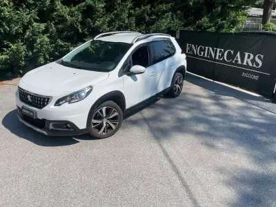 Usata Peugeot 2008 Active 99 CV (72 kW) 2017 Bianco SUV