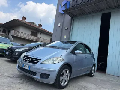 Usata Mercedes A150 95 CV (69 kW) 2006 Blu/azzurro Monovolume