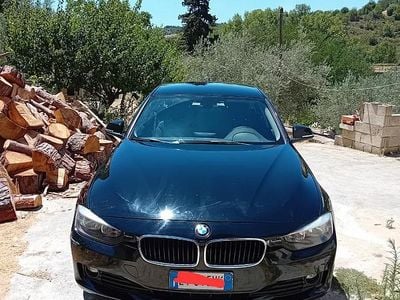 Usata BMW 318 150 CV (110 kW) 2015 Nero Station wagon