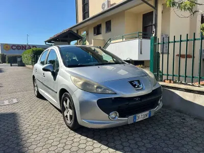 Usata Peugeot 207 Sport 73 CV (53 kW) 2009 Grigio Berlina
