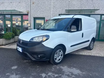Usata Fiat Doblò 95 CV (69 kW) 2021 Bianco Monovolume