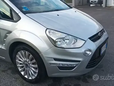 Usata Ford S-MAX 163 CV (119 kW) 2013 Grigio Monovolume