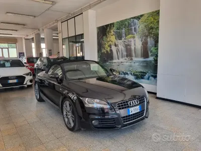 Usata Audi TT Roadster S-Line 160 CV (117 kW) 2010 Nero Cabrio