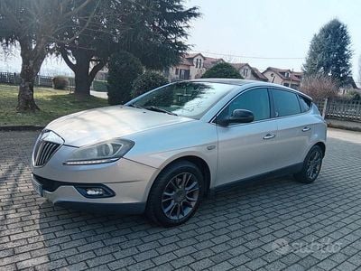 Usata Lancia Delta 120 CV (88 kW) 2010 Grigio Utilitaria