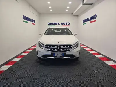 Usata Mercedes GLA180 109 CV (80 kW) 2017 Bianco SUV