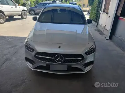 Usata Mercedes B200 150 CV (110 kW) 2019 Grigio Utilitaria