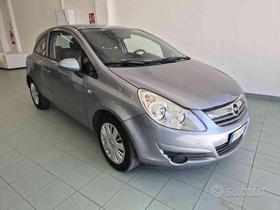 Usata Opel Corsa Enjoy 65 CV (47 kW) 2008 Grigio metallizzato Utilitaria