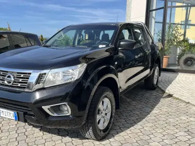 Usata Nissan Navara Acenta 163 CV (119 kW) 2017 Nero Pick-up