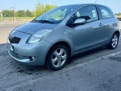 Usata Toyota Yaris Sol 90 CV (66 kW) 2006 Utilitaria