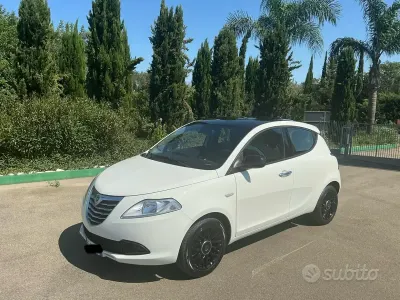 Usata Lancia Ypsilon 69 CV (50 kW) 2017 Bianco Utilitaria