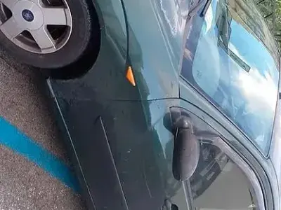 Usata Ford Focus 100 CV (73 kW) 2004 Verde Berlina