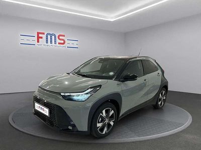Tarragon & black Nuova 2026 Toyota Aygo X SUV | 19.900 €