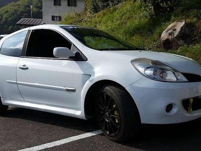 Usata Renault Clio III R.S. 197 CV (144 kW) 2008 Bianco Berlina