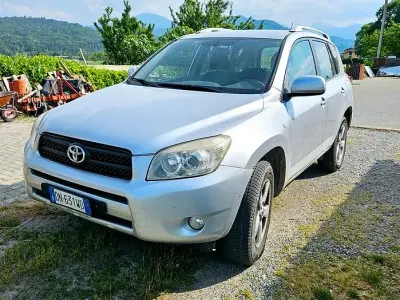 Usata Toyota RAV4 152 CV (111 kW) 2008 Grigio SUV