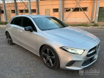 Usata Mercedes 180 136 CV (100 kW) 2018 Grigio Berlina