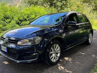 Usata VW Golf VII LOUNGE 110 CV (80 kW) 2015 Blu/azzurro Berlina