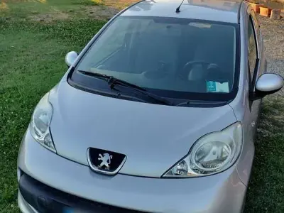 Usata Peugeot 107 68 CV (50 kW) 2008 Grigio Utilitaria