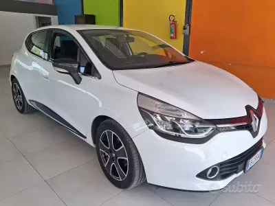 Usata Renault Clio 75 CV (55 kW) 2015 Bianco Utilitaria