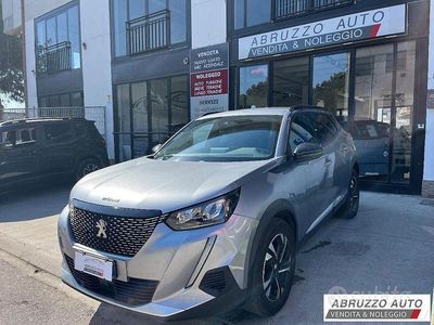 Usata Peugeot 2008 Allure 102 CV (75 kW) 2023 SUV