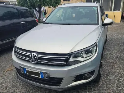 Usata VW Tiguan 140 CV (102 kW) 2012 Argento SUV