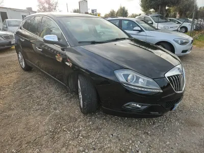 Begagnad Lancia Delta Gold 190 HK (139 kW) 2012 Svart Halvkombi