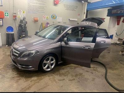 Usata Mercedes B180 110 CV (80 kW) 2012 Grigio Monovolume