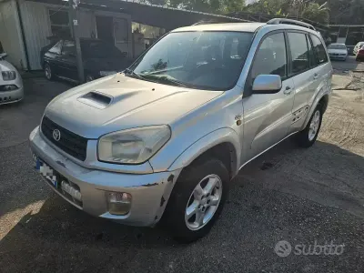Usata Toyota RAV4 116 CV (85 kW) 2002 Grigio SUV