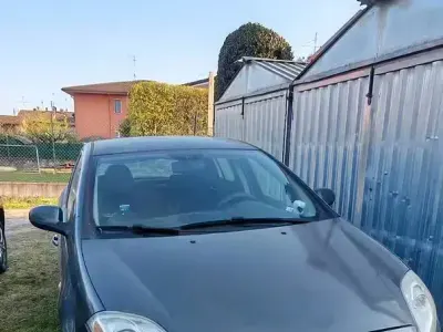 Usado Fiat Bravo 120 CV (88 kW) 2007 Gris Utilitario