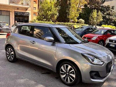 Usado Suzuki Swift 90 CV (66 kW) 2018 Gris Utilitario