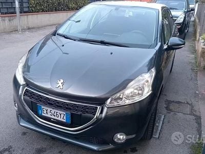 Usata Peugeot 208 Allure 68 CV (50 kW) 2015 Grigio Utilitaria
