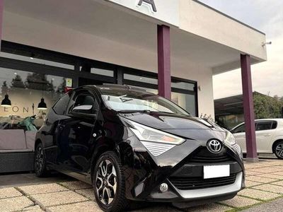 Usata Toyota Aygo X-play 72 CV (52 kW) 2021 Nero Utilitaria