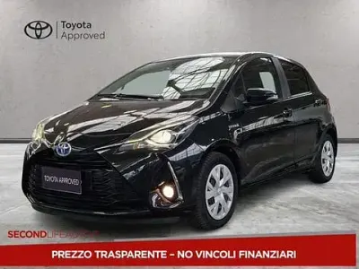 Usata Toyota Yaris Hybrid Active 101 CV (74 kW) 2018 Nero Utilitaria