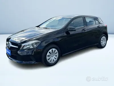 Begagnad Mercedes A160 Executive 90 HK (66 kW) 2016 Svart Sedan