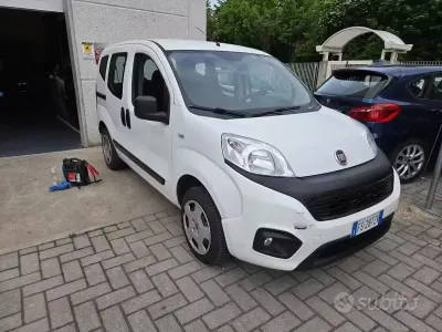 Usata Fiat Qubo Lounge 77 CV (56 kW) 2018 Bianco Monovolume