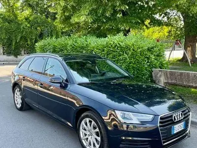 Usata Audi A4 150 CV (110 kW) 2018 Blu Station wagon