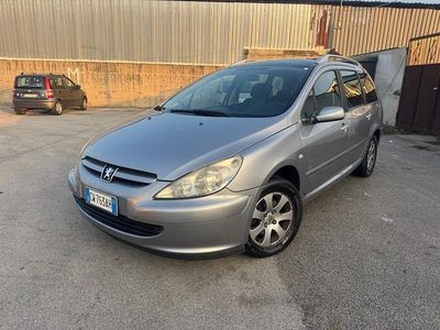 Argento Usata 2005 Peugeot 307 Station wagon | 2450 € (Buon prezzo)